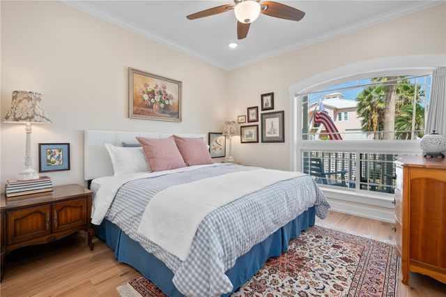 333 Keewaydan Lane, Port Aransas, TX 78373