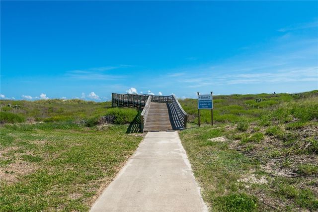 333 Keewaydan Lane, Port Aransas, TX 78373