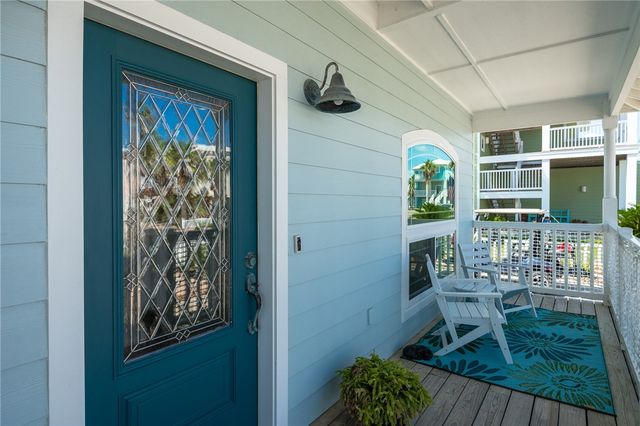 333 Keewaydan Lane, Port Aransas, TX 78373