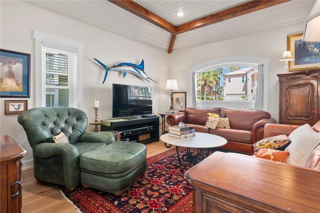 333 Keewaydan Lane, Port Aransas, TX 78373