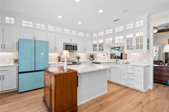 333 Keewaydan Lane, Port Aransas, TX 78373