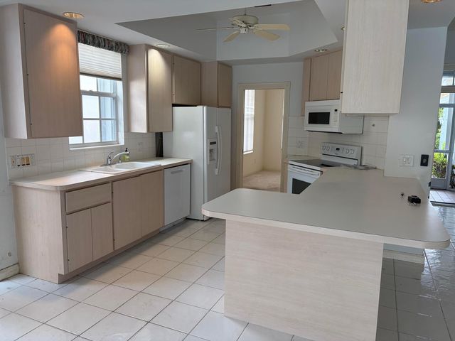 284 NW Bentley Circle, Port St. Lucie, Port St Lucie, FL 34986