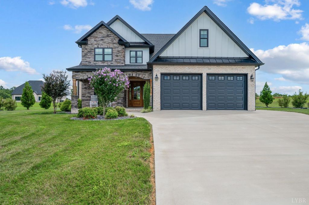 1309 West Crossing Drive, Forest, VA 24551