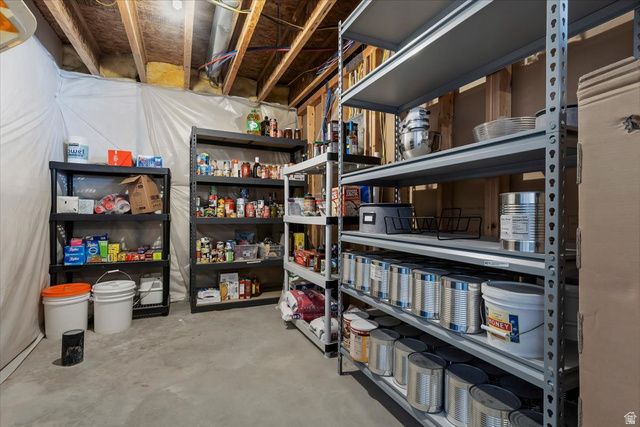 604 E NORMANDY LOOP LN, Draper, UT 84020