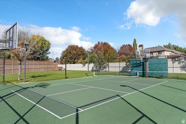 604 E NORMANDY LOOP LN, Draper, UT 84020