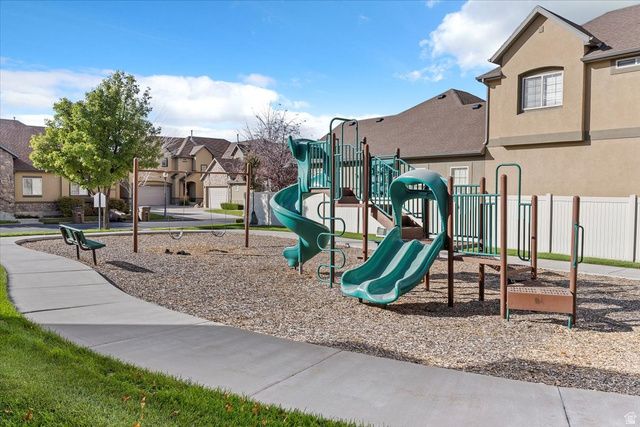 604 E NORMANDY LOOP LN, Draper, UT 84020