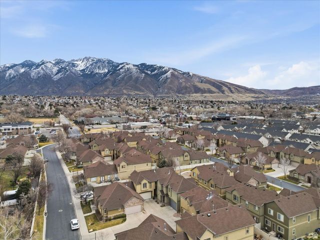 604 E NORMANDY LOOP LN, Draper, UT 84020