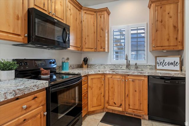 604 E NORMANDY LOOP LN, Draper, UT 84020