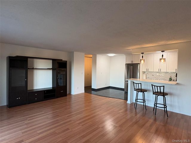 25-40 Shore Boulevard 9J, Astoria, NY 11102
