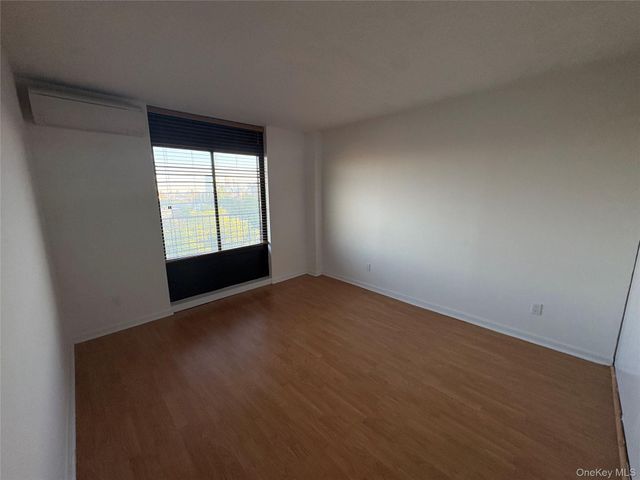 25-40 Shore Boulevard 9J, Astoria, NY 11102