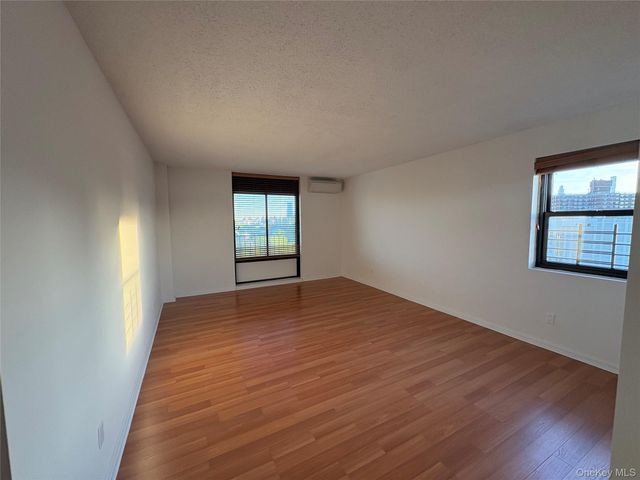 25-40 Shore Boulevard 9J, Astoria, NY 11102