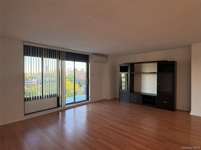 25-40 Shore Boulevard 9J, Astoria, NY 11102