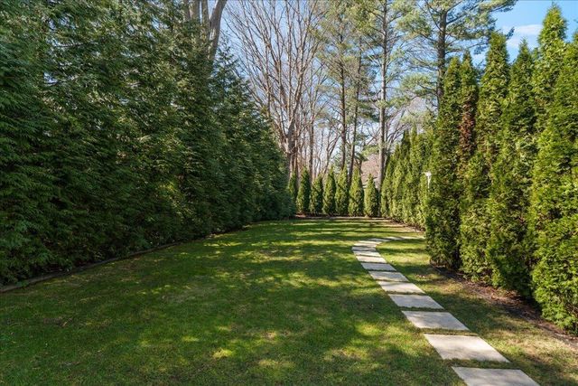 3277 Estates Drive, St. Joseph Twp, MI 49085