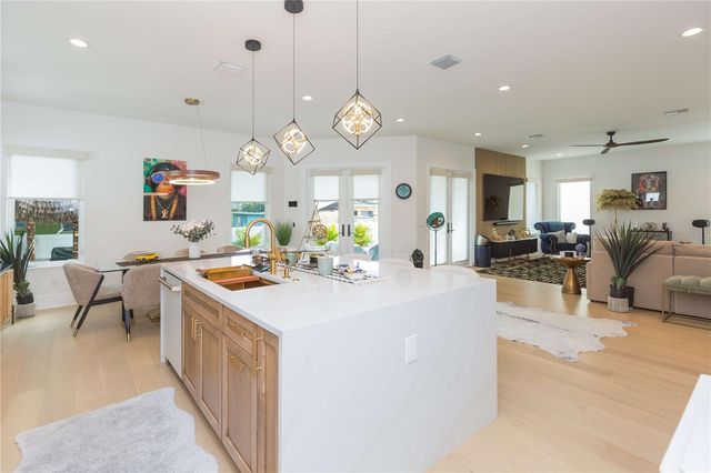 1304 W ARCH STREET, Tampa, FL 33607