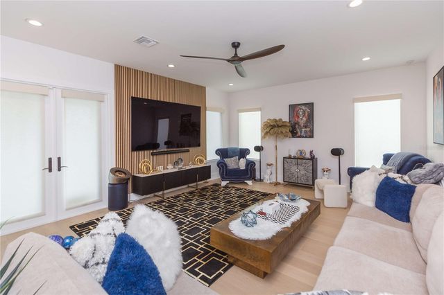 1304 W ARCH STREET, Tampa, FL 33607