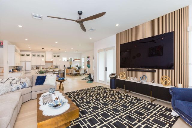 1304 W ARCH STREET, Tampa, FL 33607