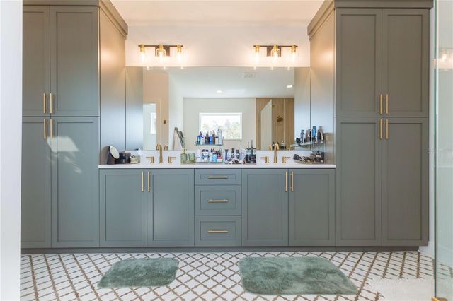 1304 W ARCH STREET, Tampa, FL 33607