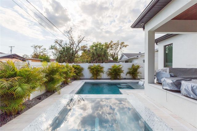 1304 W ARCH STREET, Tampa, FL 33607