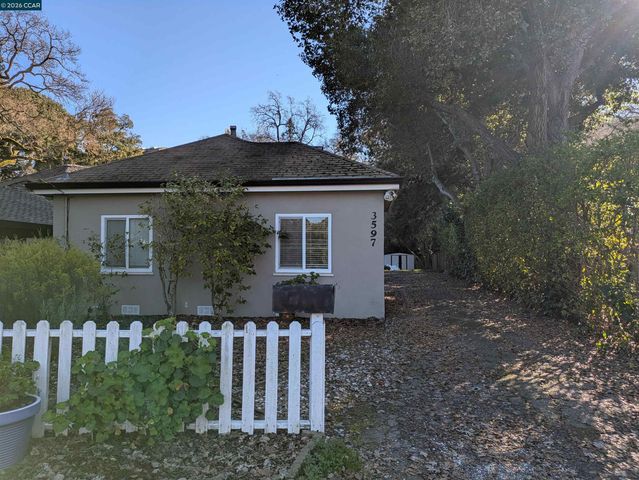 3597 Walnut St, Lafayette, CA 94549