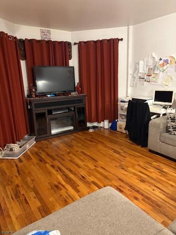 112 4Th Ave, Paterson City, NJ 07524