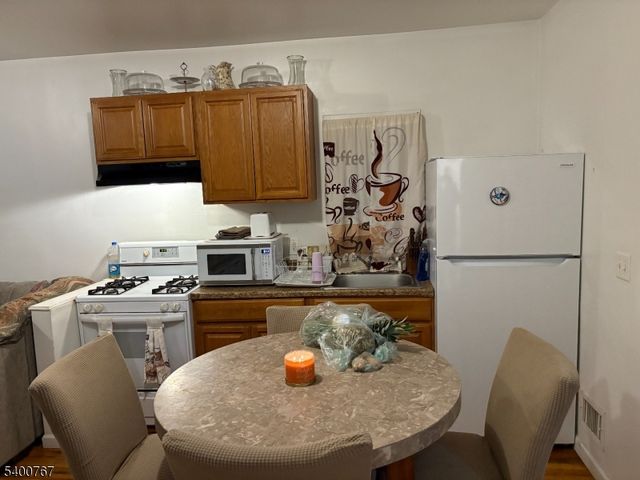 112 4Th Ave, Paterson City, NJ 07524