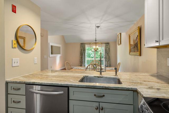 73 Montrose Drive, Stratham, NH 03885