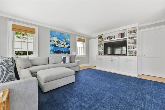 36 Stockbridge St, Cohasset, MA 02025