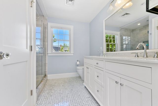 36 Stockbridge St, Cohasset, MA 02025