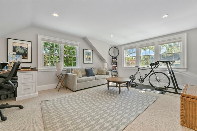 36 Stockbridge St, Cohasset, MA 02025