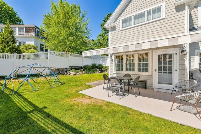 36 Stockbridge St, Cohasset, MA 02025