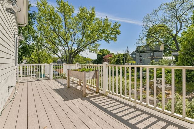 36 Stockbridge St, Cohasset, MA 02025