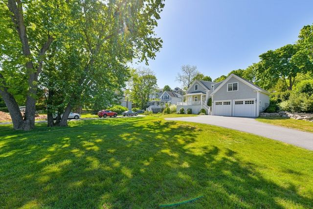 36 Stockbridge St, Cohasset, MA 02025