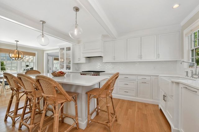 36 Stockbridge St, Cohasset, MA 02025