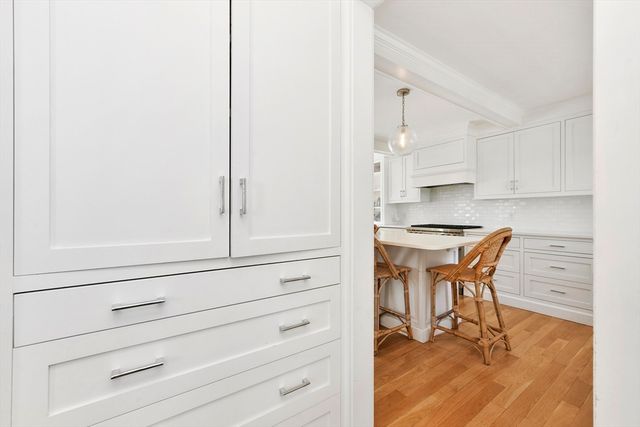 36 Stockbridge St, Cohasset, MA 02025