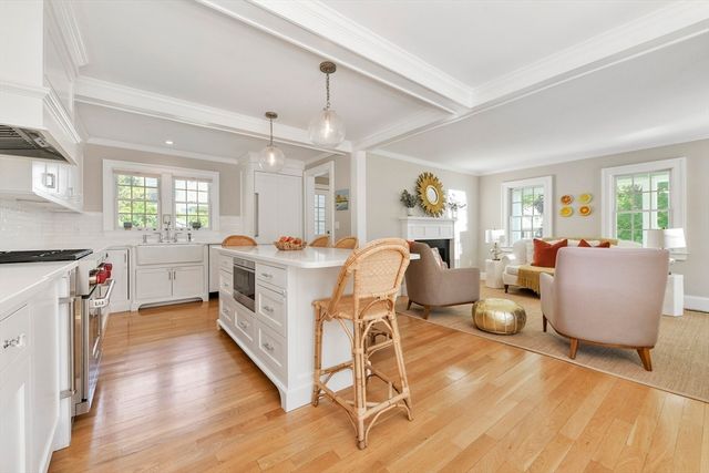 36 Stockbridge St, Cohasset, MA 02025