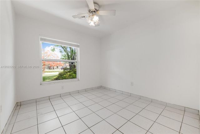9460 Palmetto Club Ln E, Palmetto Bay, FL 33157