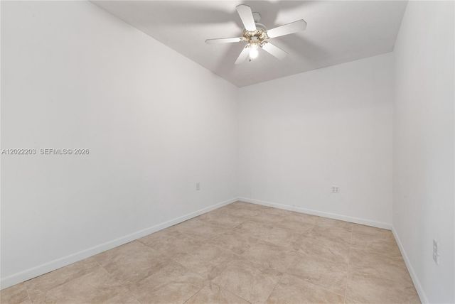 9460 Palmetto Club Ln E, Palmetto Bay, FL 33157