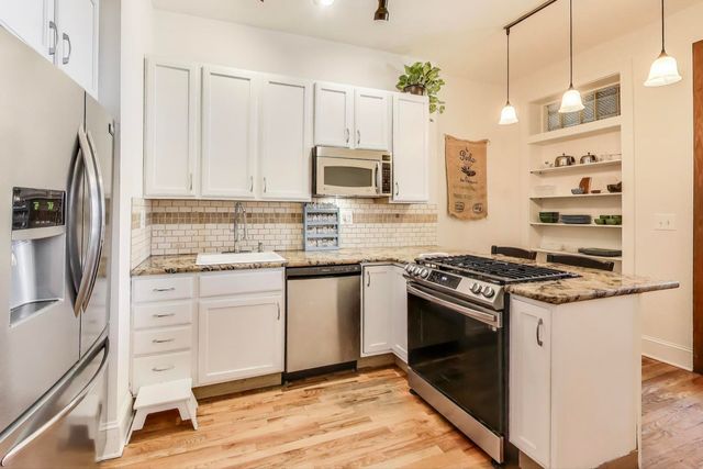 5826 N Winthrop Avenue 2N, Chicago, IL 60660