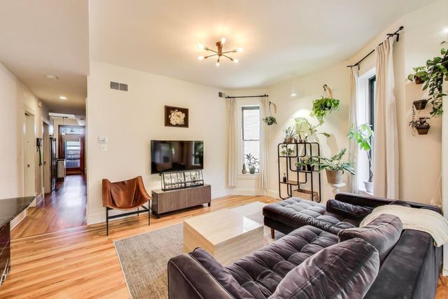 5826 N Winthrop Avenue 2N, Chicago, IL 60660