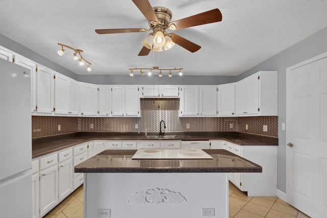 1408 KY-80, Windsor, KY 42565