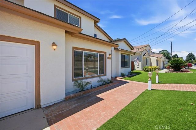 18112 Osborne, Northridge, CA 91325