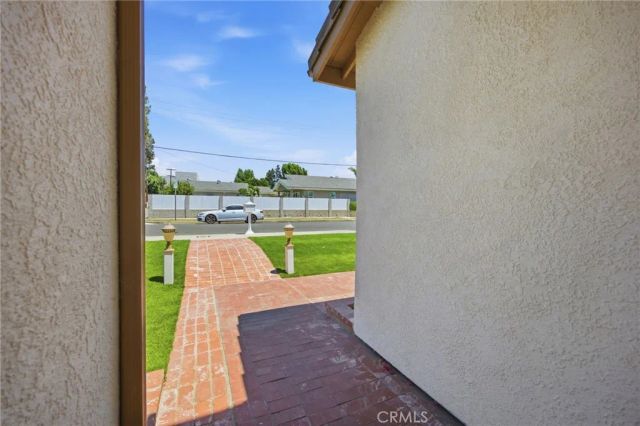 18112 Osborne, Northridge, CA 91325