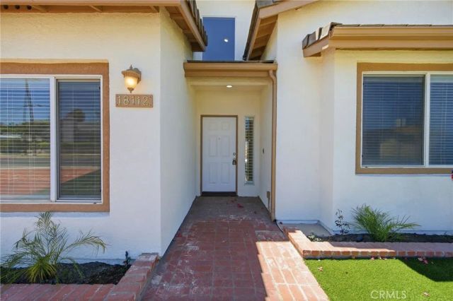 18112 Osborne, Northridge, CA 91325