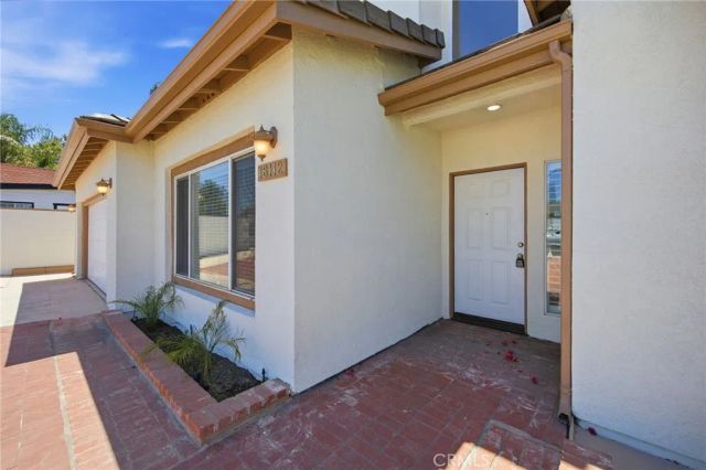 18112 Osborne, Northridge, CA 91325