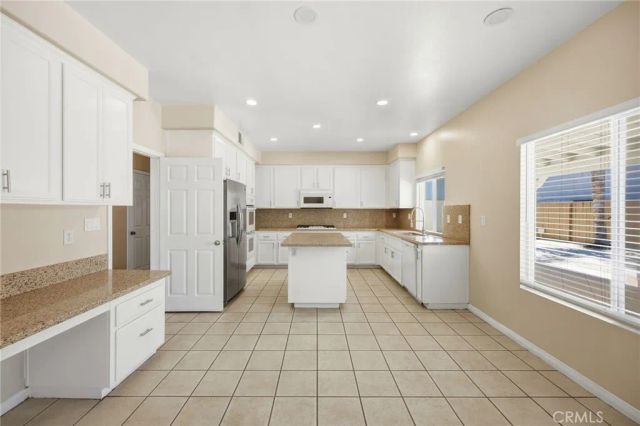 18112 Osborne, Northridge, CA 91325