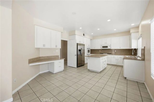 18112 Osborne, Northridge, CA 91325