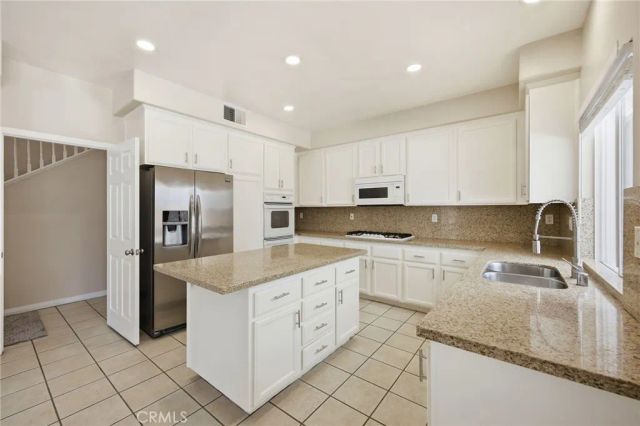 18112 Osborne, Northridge, CA 91325