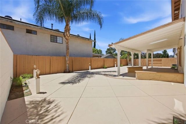 18112 Osborne, Northridge, CA 91325