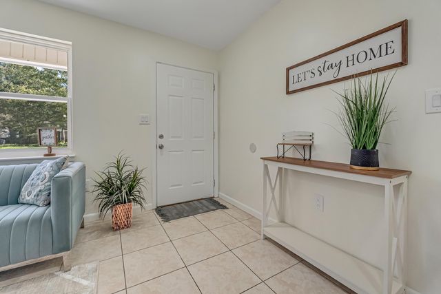 15 Oak Lane, Shalimar, FL 32579