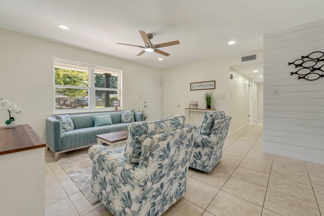 15 Oak Lane, Shalimar, FL 32579